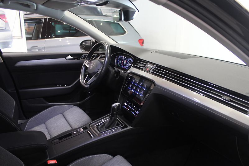 Volkswagen Passat (2022) 2.0TDI DSG Display Tažné  - fotka 22 z 39
