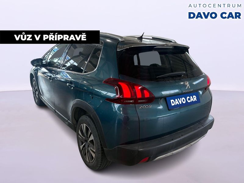 Peugeot 2008 1,2 PT 61kW CZ 1 Maj. Allure - fotka 4 z 12