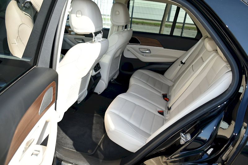 Mercedes-Benz GLE (2021) AMG PAKET 300D - fotka 28 z 34