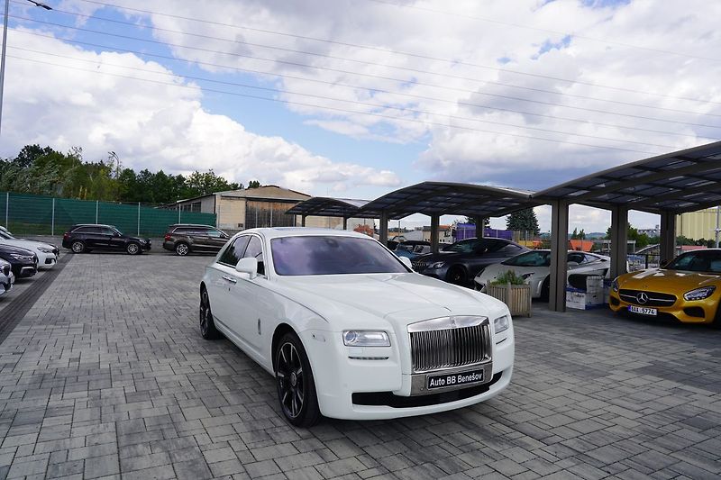 Rolls-Royce Ghost 6.75i V12  570 PS - fotka 8 z 45