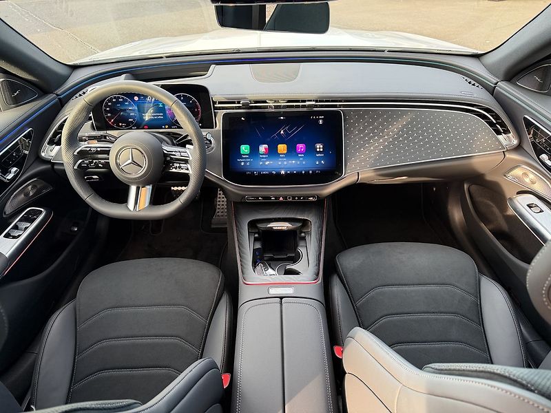 Mercedes-Benz Třídy E E 220 d 4MATIC - fotka 16 z 35