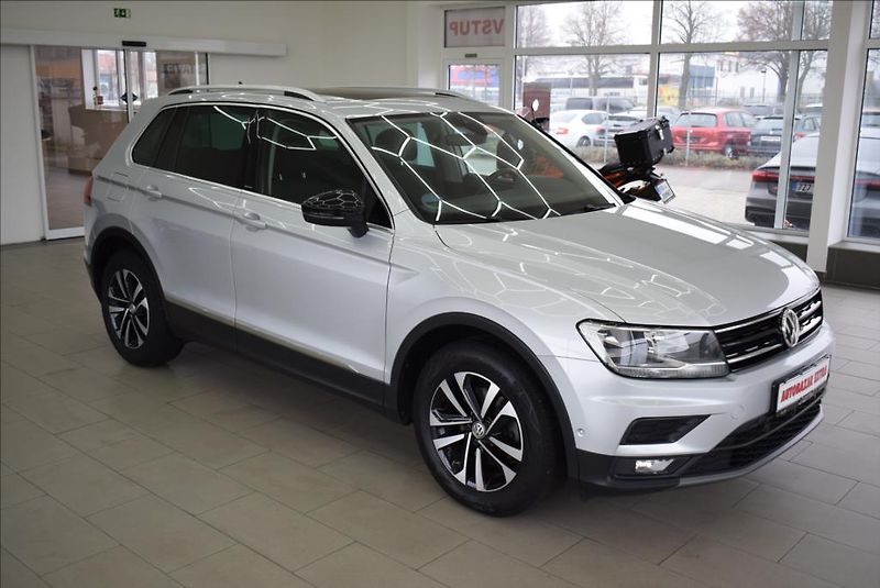 Volkswagen Tiguan 2,0 TDi, virtual,pano,navi, - fotka 2 z 44