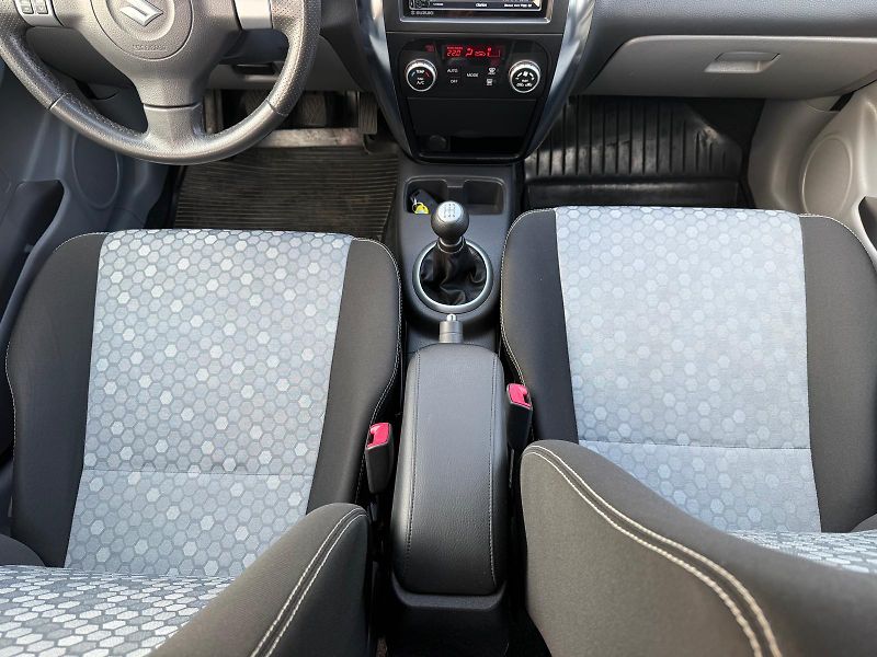 Suzuki SX4 1.6 VVT GLX 4x4 NAVI SE - fotka 23 z 30