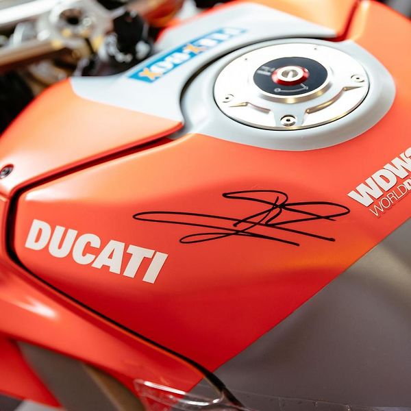 Ducati Panigale V4 S (2018) CORSE ex Jorge Lorenzo - fotka 30 z 39