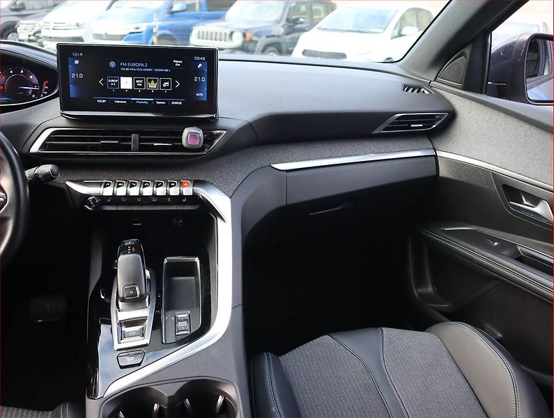 Peugeot 3008 (2023) Family 1.5 BlueHDi - fotka 8 z 22