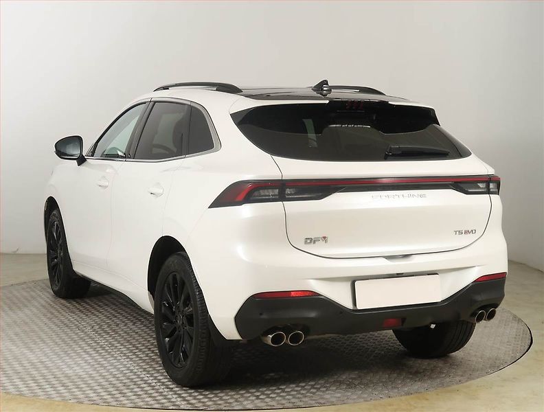 Dongfeng T5 EVO (2024) Luxury 1.5 Turbo - fotka 4 z 27