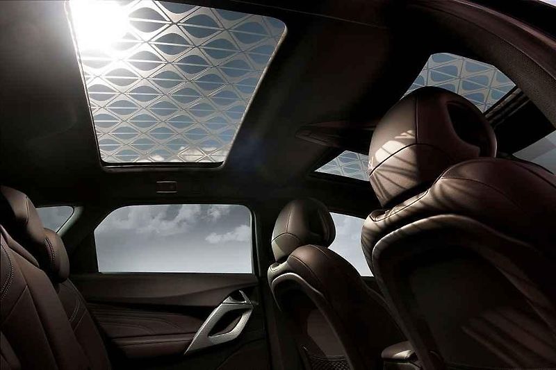 Citroën DS5 ve verzi Faubourg Addict.