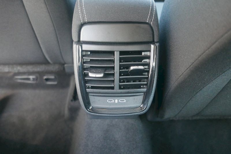Škoda Scala (2025) 1.0 TSI 70 kW M5° Selection Ci - fotka 30 z 34