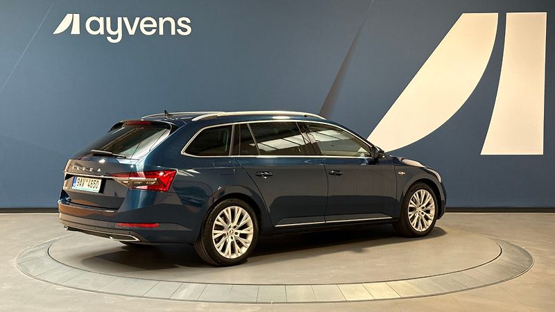 Škoda Superb 2.0 TDI 110kW L&K Combi DSG - fotka 2 z 15