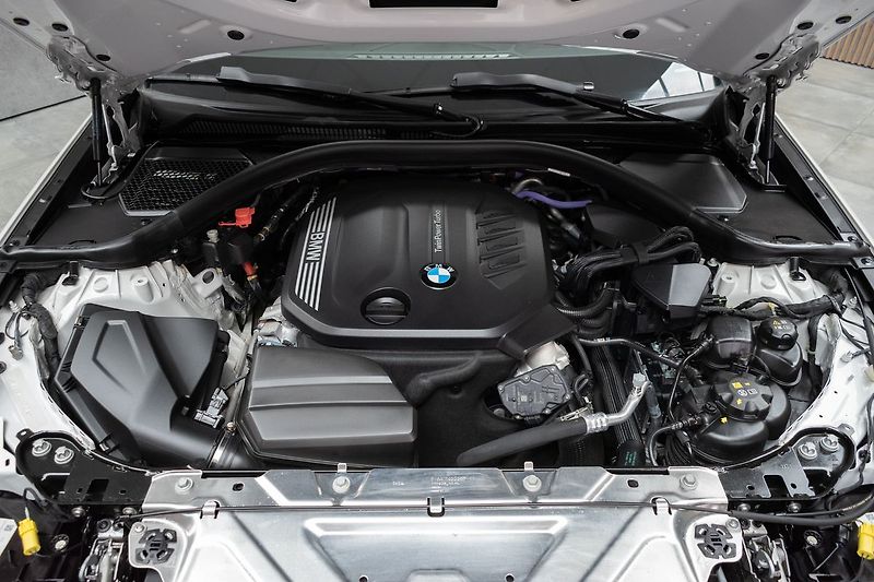 BMW Řada 3 320d xD ///M*ZÁRUKA*TAŽNÉ*ČR 1 - fotka 39 z 46