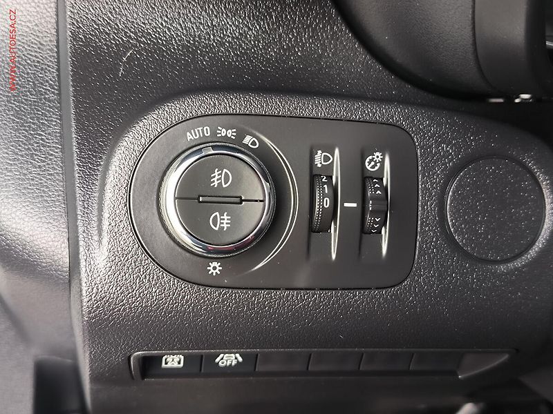 Opel Combo (2020) 1.5CDTi MAXi XL, Life, AT - fotka 21 z 24