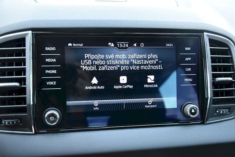 Škoda Karoq (2021) Style PLUS 2.0 TDI 85kW DSG - fotka 20 z 35