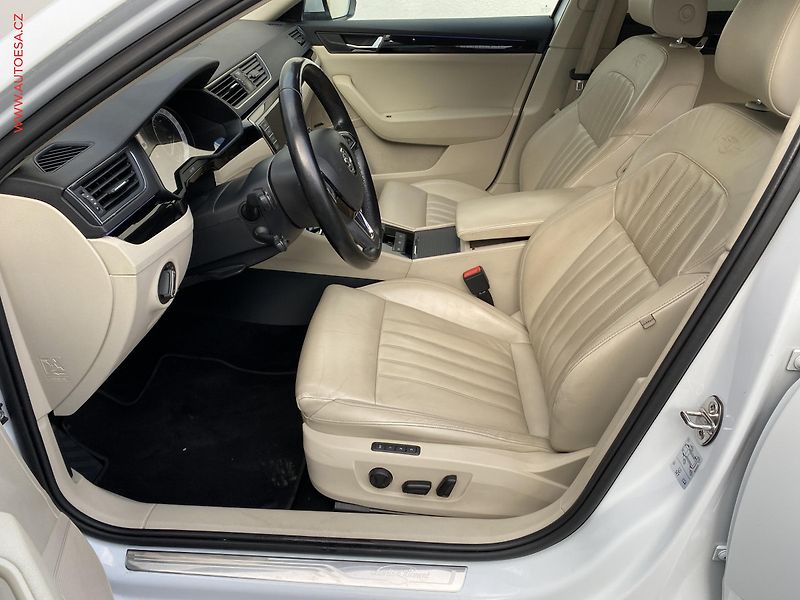 Škoda Superb (2016) 2.0 TDi 4x4, ČR, Style, DSG - fotka 9 z 21