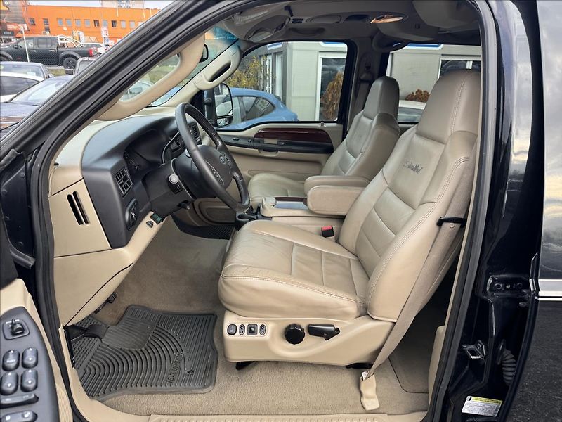 Ford Excursion 6,0 V8 4X4 KŮŽE TAŽNÉ NOVÁ STK - fotka 22 z 39
