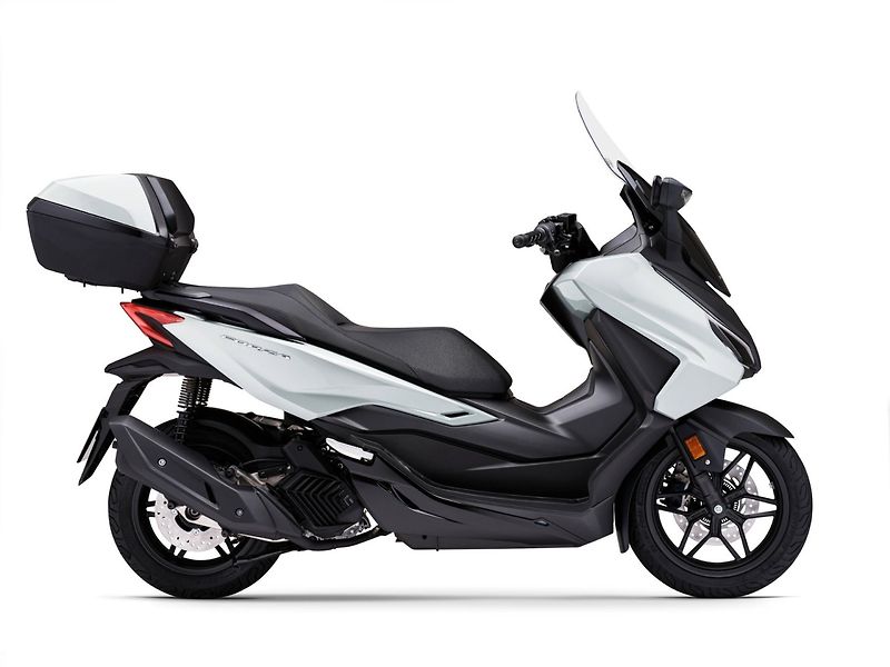 Honda Forza 125 ABS (2026) Smart box - fotka 3 z 8