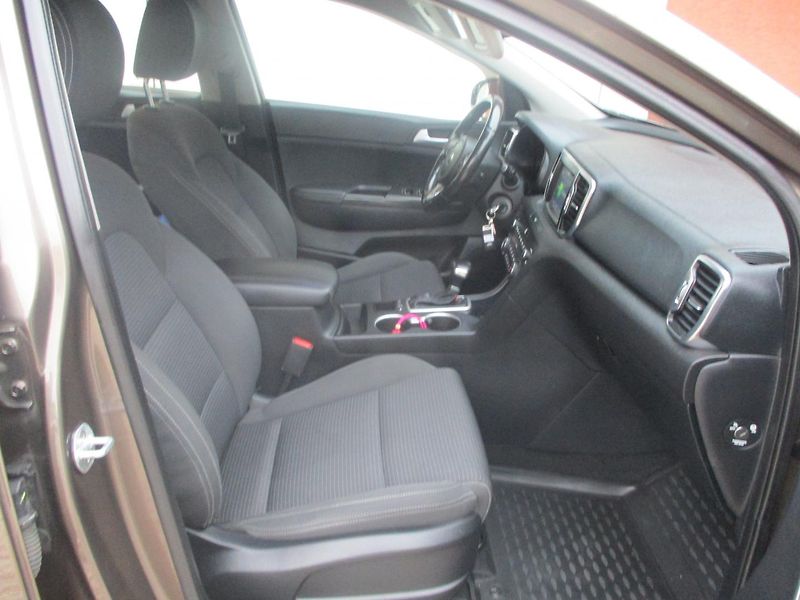 Kia Sportage 2.0 CRDi 4x4 ČR - fotka 14 z 32