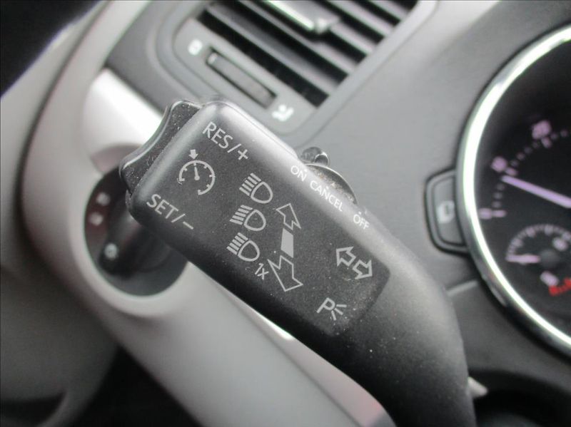 Škoda Yeti 1,4 TSI, servis, xenon, 1.maj, - fotka 13 z 30