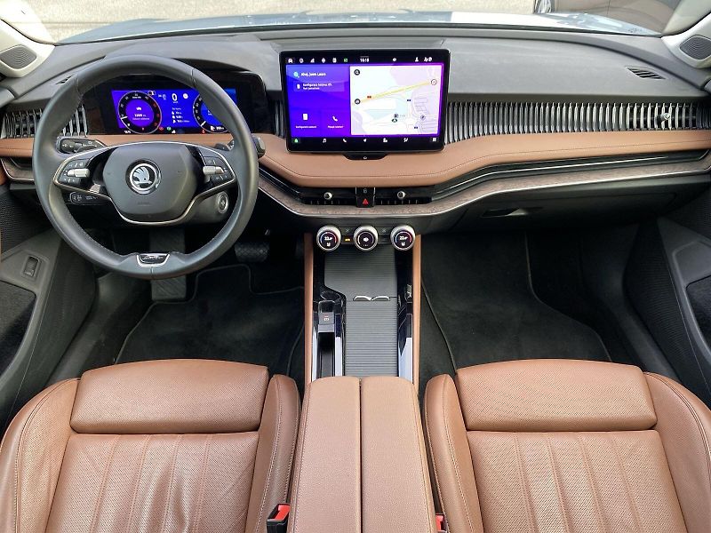 Škoda Superb (2024) Combi 2.0 TDI DSG L&K - fotka 5 z 42