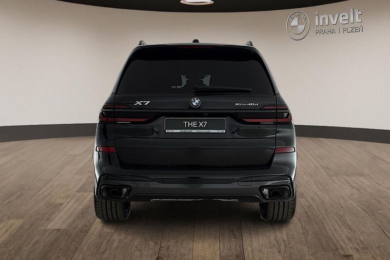 BMW X7 xDrive40d - fotka 4 z 30