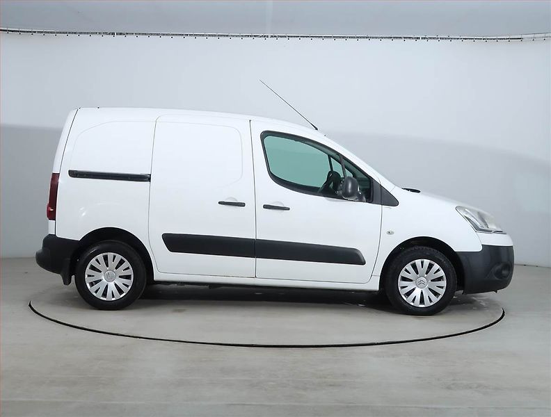 Citroën Berlingo (2014) 1.6 HDi, 3Místa, ČR, 1Maj - fotka 6 z 15