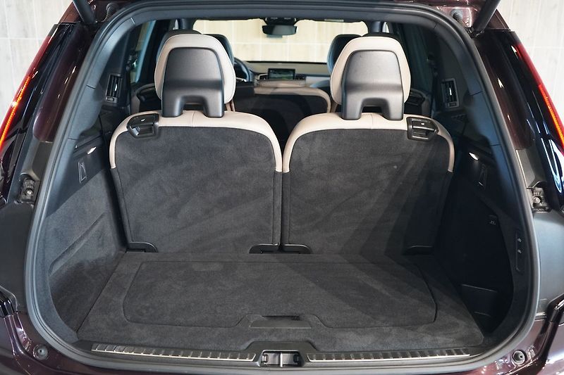 Volvo XC90 T8 PLUS Dark, Vzduch, 360° - fotka 13 z 49