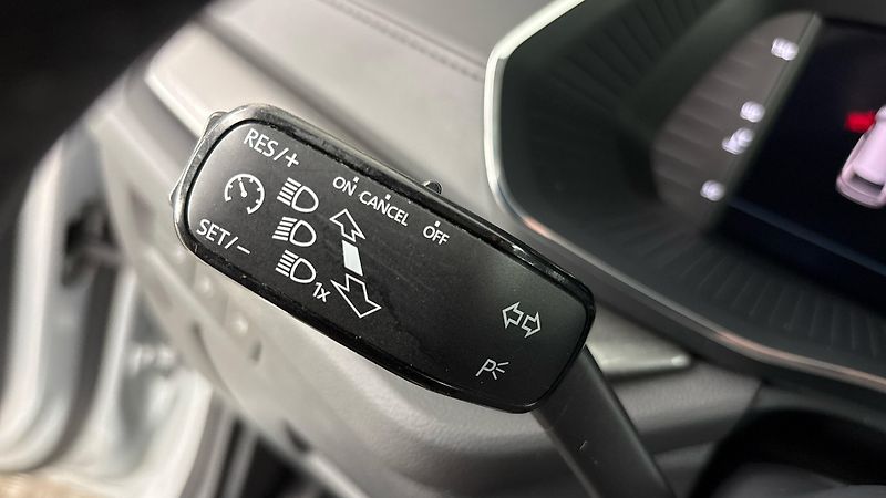 Škoda Octavia 2.0 TDI Ambition Combi - fotka 14 z 24