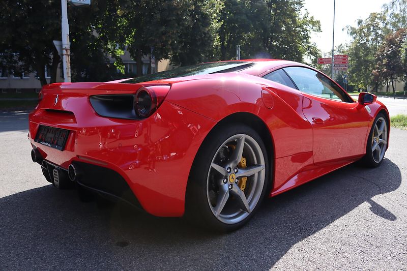 Ferrari 488 (2019) 488 GTB | 1. Majitel | ČR  - fotka 14 z 75