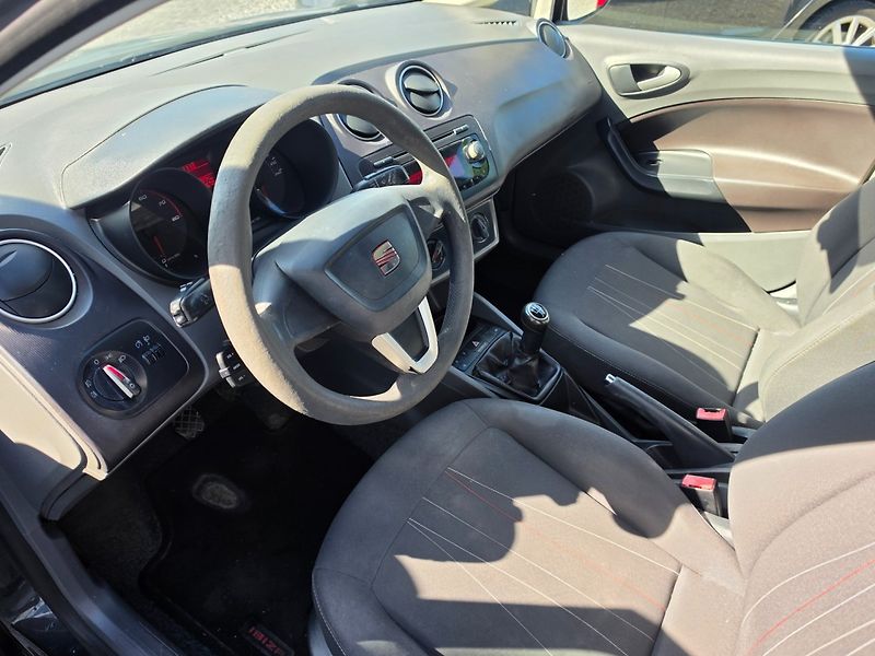 Seat Ibiza (2011) 1.4 i Rozvody - fotka 18 z 27