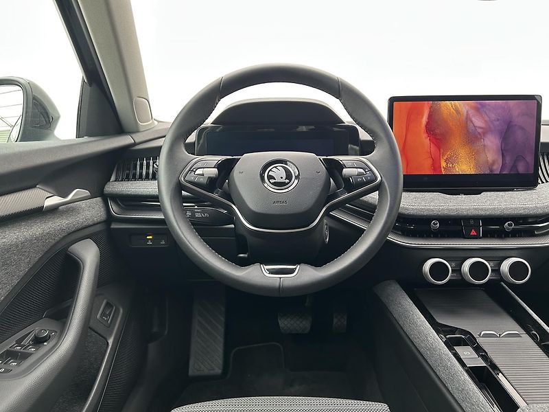 Škoda Superb 1.5 TSI Selection - fotka 28 z 28