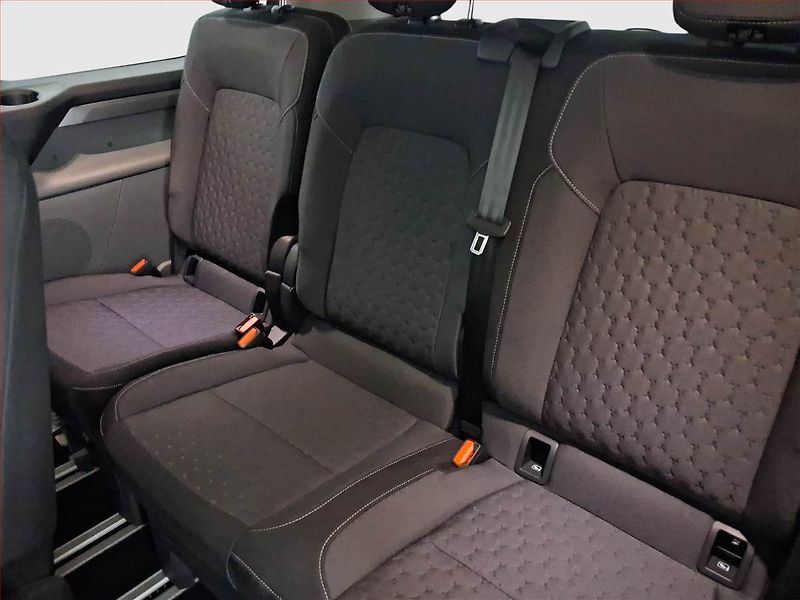 Ford Tourneo Custom (2024) Titanium 2.0 EcoBlue, ČR, 1Maj - fotka 18 z 18