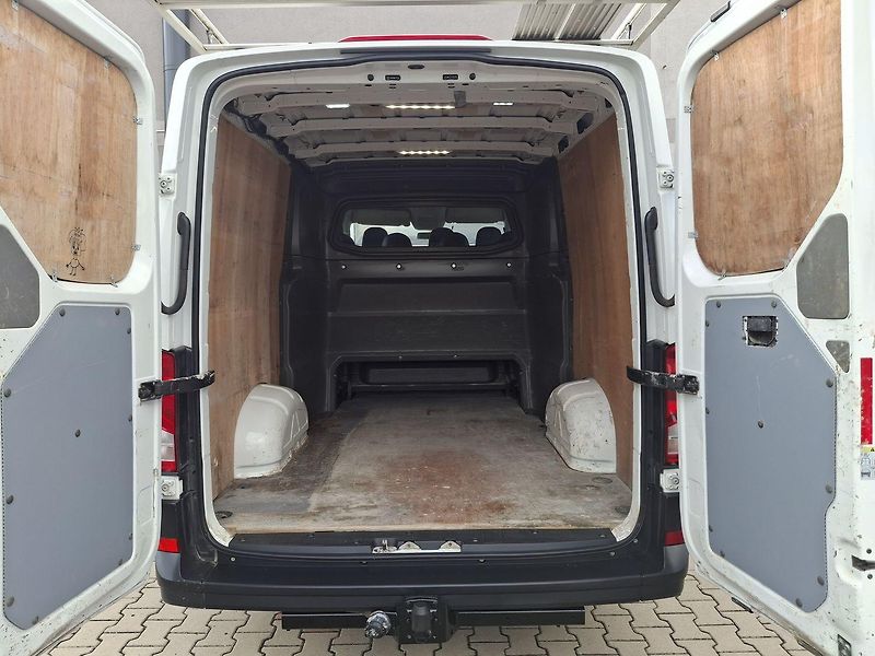 Volkswagen Crafter (2019) 2.0 TDI, 7 míst, ZÁRUKA - fotka 29 z 29