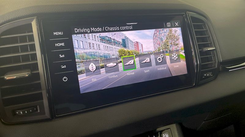 Škoda Karoq (2022) Sportline 2.0TSI 140kW DSG 4x4 - fotka 29 z 35