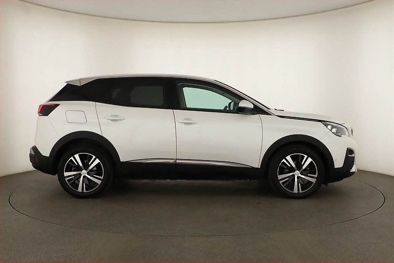 Peugeot 3008 (2020) 1.5 BlueHDi, Automat, Kůže - fotka 6 z 20