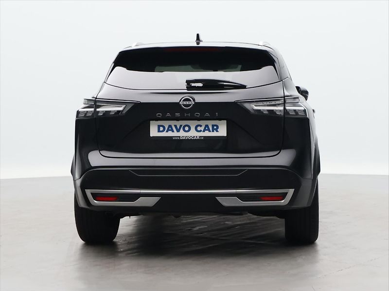 Nissan Qashqai 1,3 DIG-T 116kW 4x4 Tekna CZ D - fotka 6 z 37