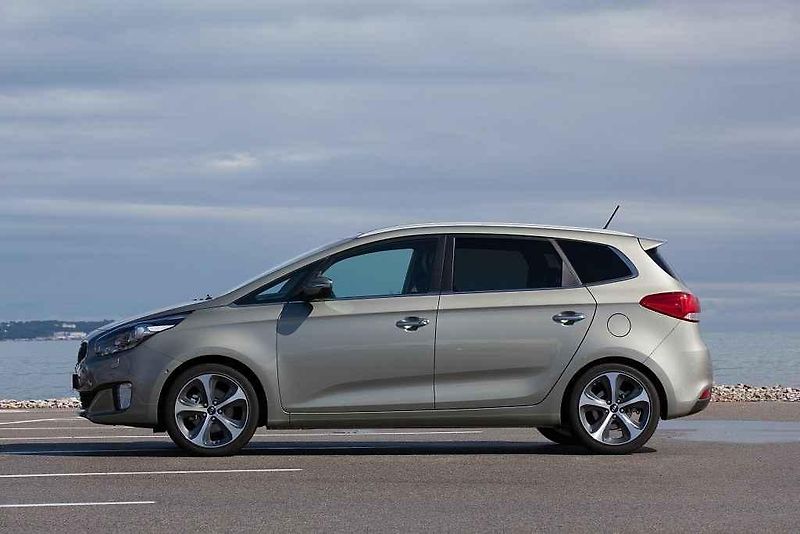 Kia Carens.