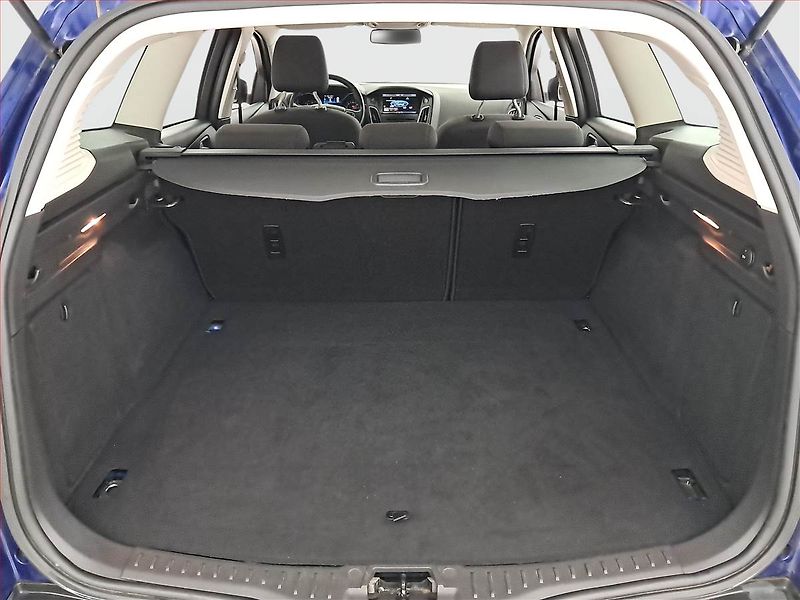 Ford Focus (2015) 1.5 TDCi, Navi, Tempomat - fotka 13 z 19