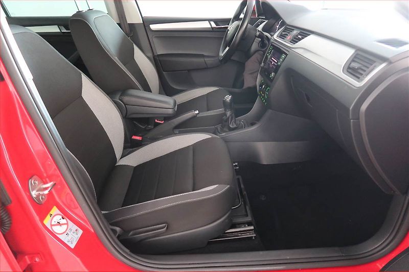 Škoda Rapid (2018) 1.0 TSI, Park. senzory - fotka 9 z 16