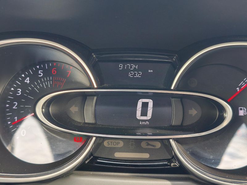 Renault Clio 2018 ČR 0.9 TCe 66kW LIMITED - fotka 10 z 32