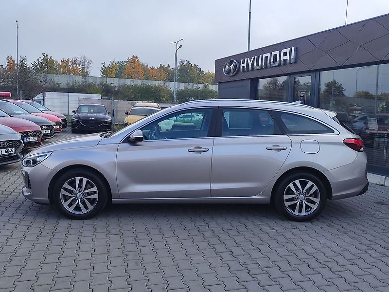 Hyundai i30 1.4 T-GDI/103kW Style DCT - fotka 8 z 33