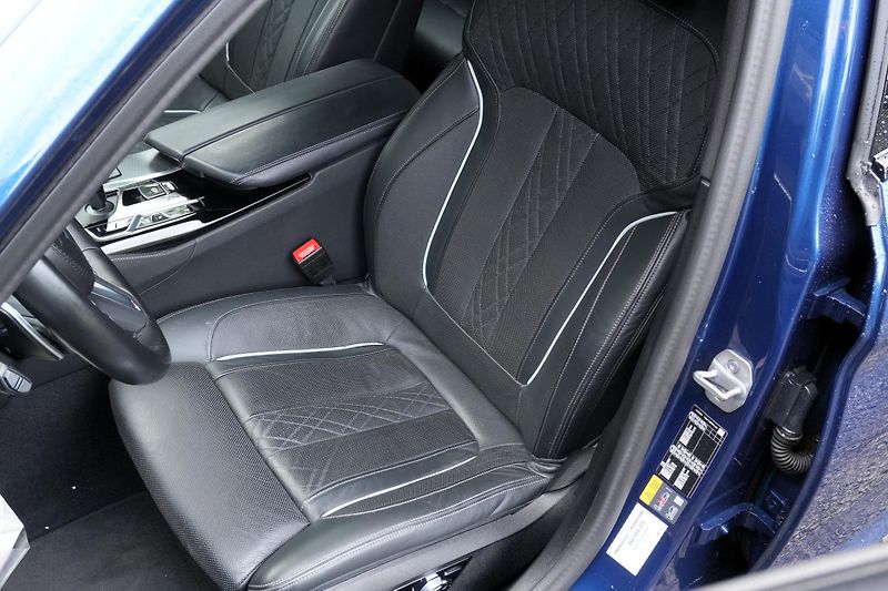 BMW Řada 5 545e xDríve, ČR, Ventilace - fotka 24 z 31