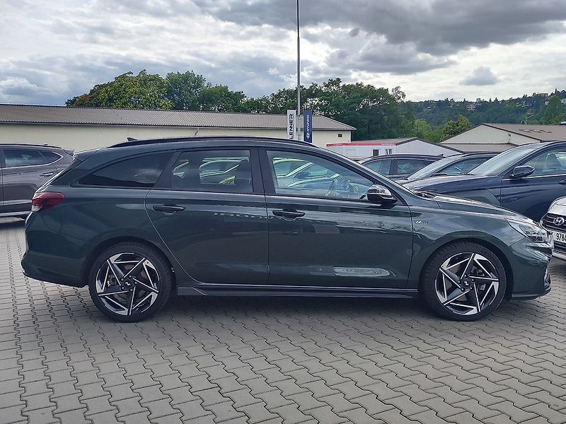 Hyundai i30 1.5 T-GDI/103kW N-Line DCT - fotka 4 z 36