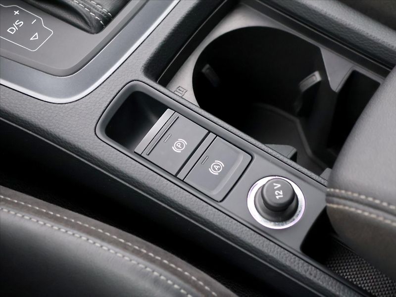 Audi Q3 2,0 35TDI  S-tronic CZ S-line - fotka 30 z 39
