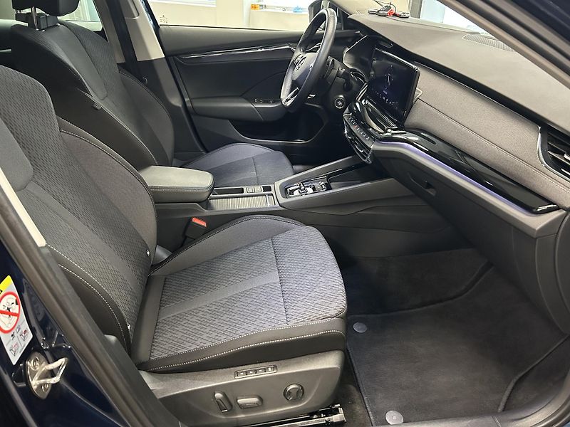 Škoda Octavia (2023) 2.0TDi DSG 4x4 Styl LED HUD TZ - fotka 32 z 34