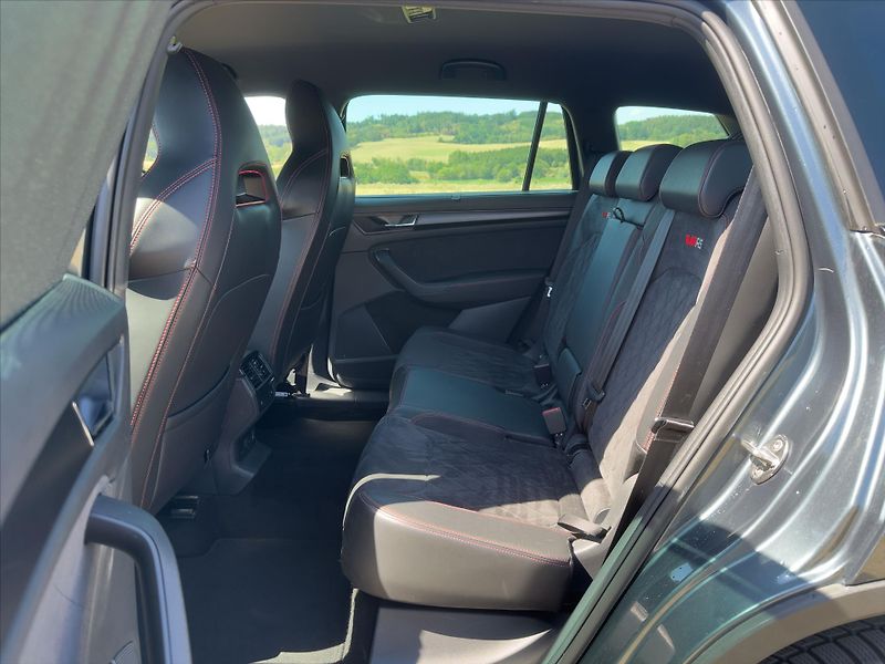 Škoda Kodiaq RS 2,0 TDI 176kW DSG 4x4 CZ DP - fotka 15 z 40