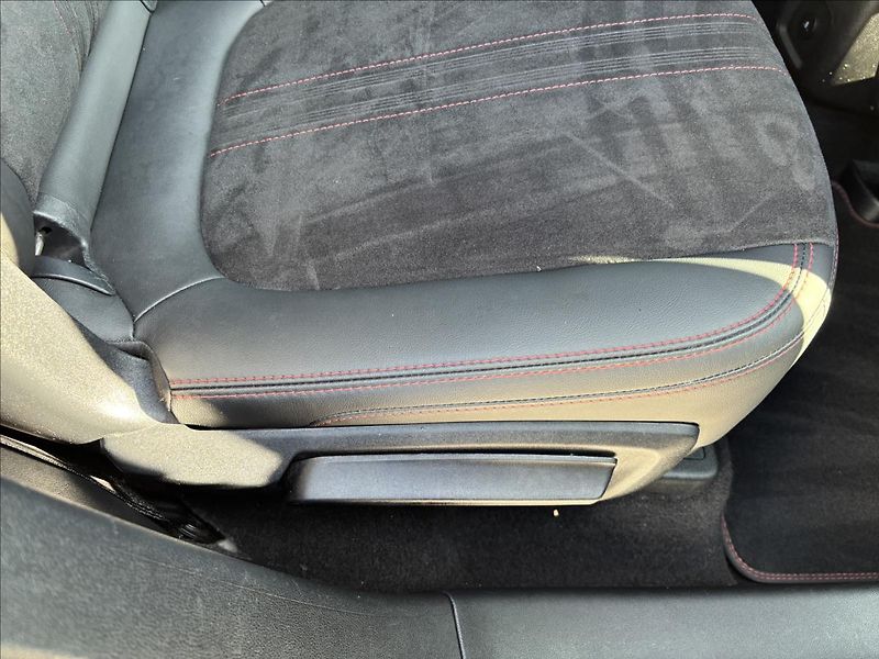 Ford Kuga 2,5 HEV ST-Line X132kW AUT - fotka 15 z 46