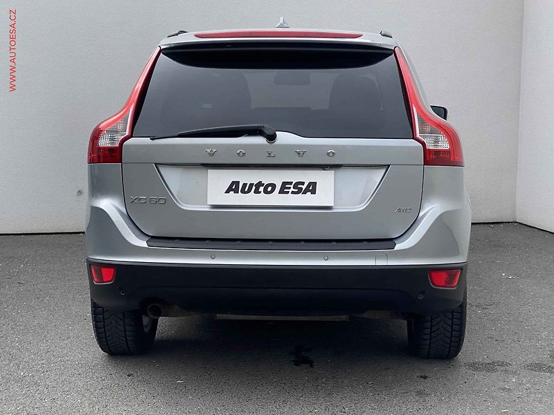 Volvo XC60 (2009) 2.4 D5 4WD, ČR, Summum, AT - fotka 5 z 18