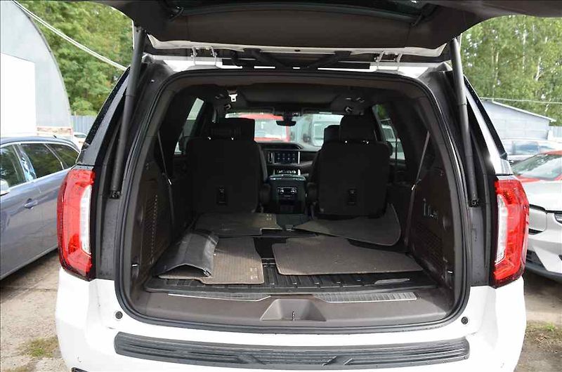 GMC Yukon (2022) DENALI XL 6,2V8 - fotka 15 z 18