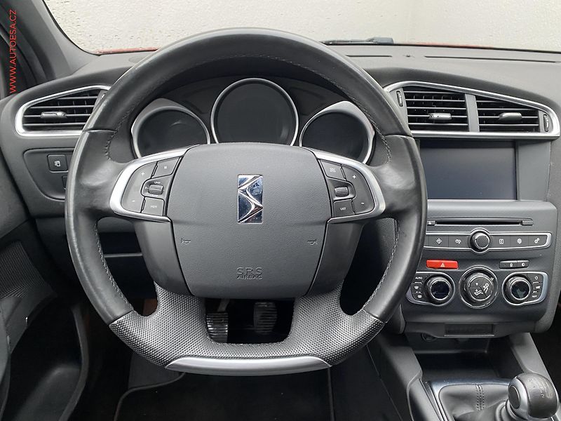 DS Automobiles DS4 (2016) 1.2 PT crossback - fotka 11 z 19