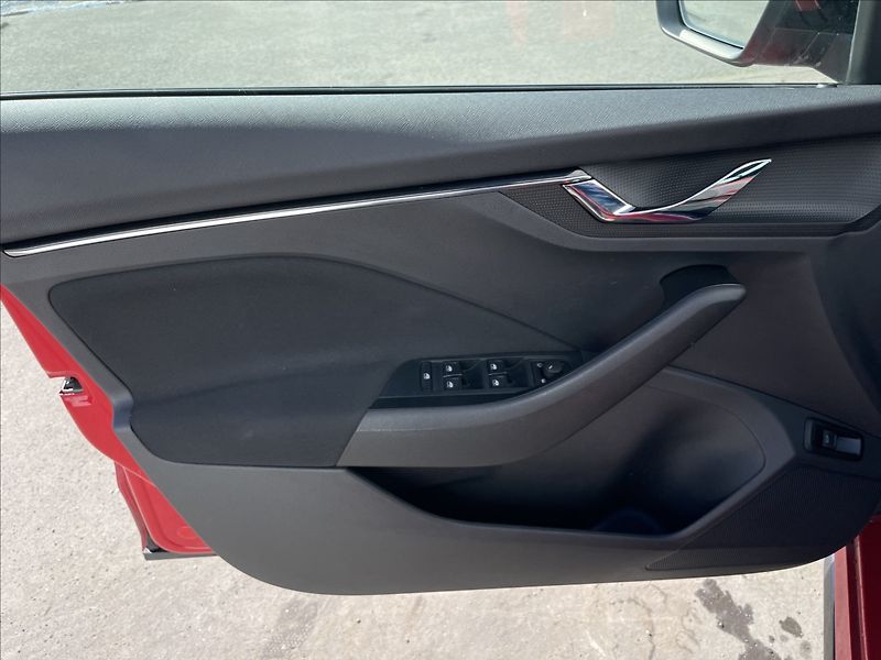 Škoda Kamiq 1,5 TSI DSG Monte Carlo - fotka 15 z 24