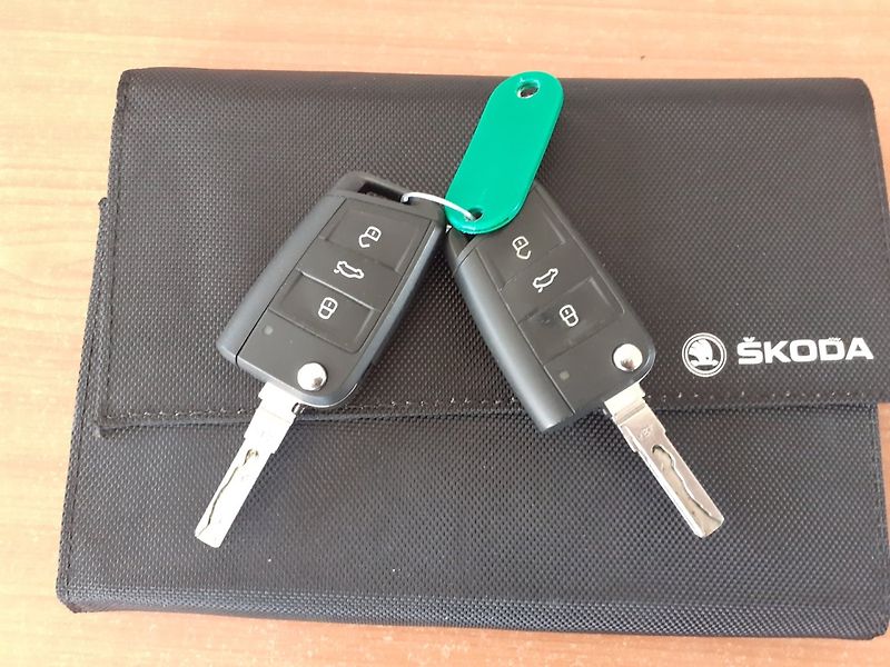 Škoda Octavia (2018) KOMBI 1.5 TSi DSG - fotka 32 z 41